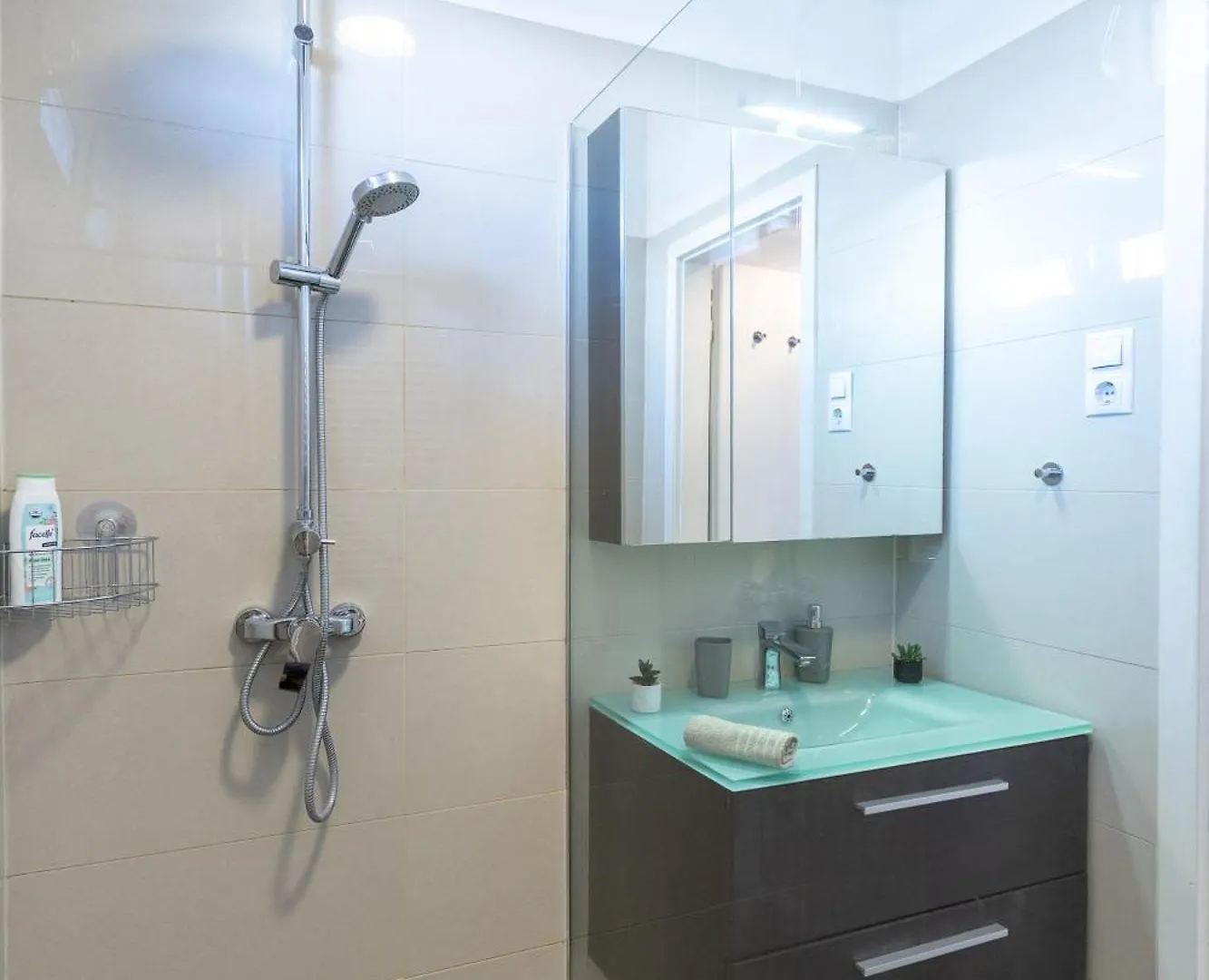 Gems Of Budapest - Sapphire Suite 0*,