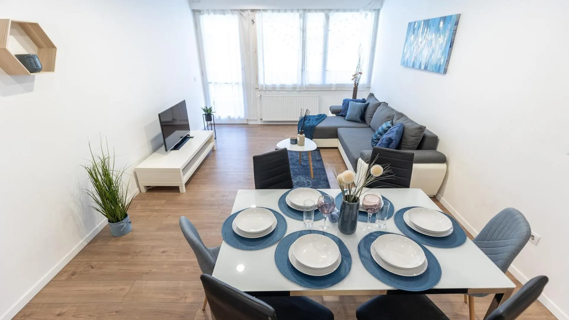 Gems Of Budapest - Sapphire Suite